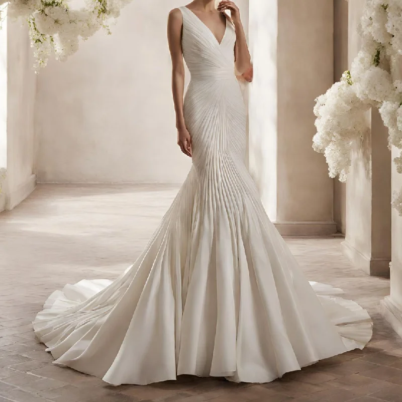 Captivating micro-pleated V-neck mermaid wedding dress