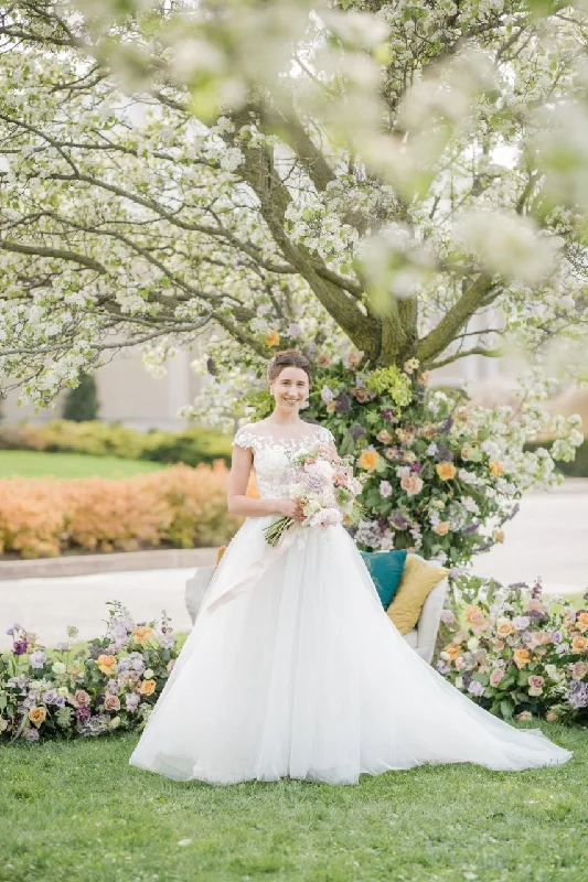 Illusion Sweetheart Floral lace A-line Wedding Dress