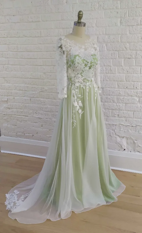 IVY Off the Rack Wedding Dress
