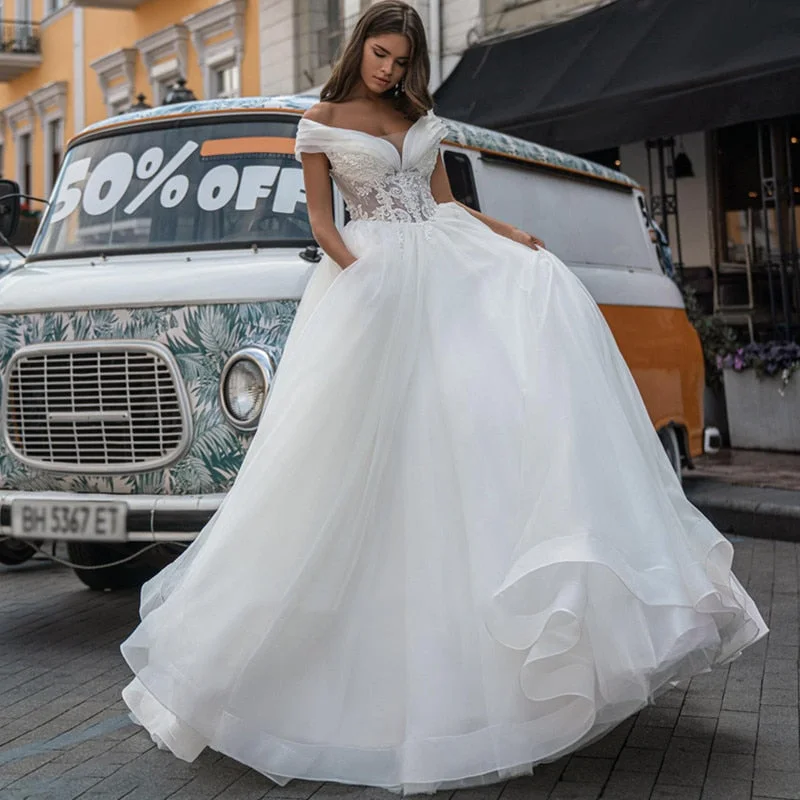 Princess V-Neck Lace Wedding Dress Ball Gown 2022 Off The Shoulder Bride Dress Lace Up Back Pleats Robe De Mariée Custom Made