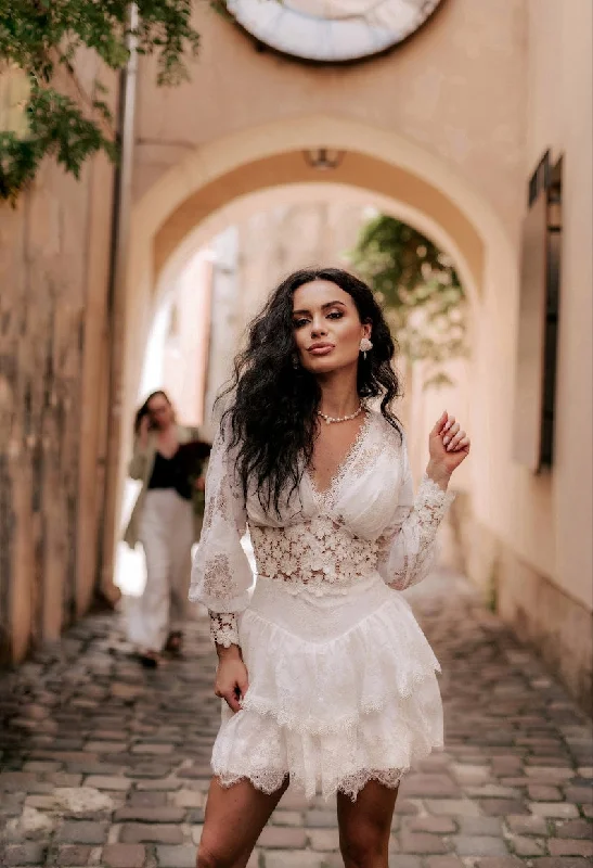 Romantic wedding dress with sleeves