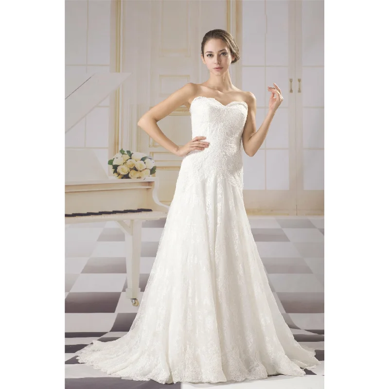 Sweetheart Chantilly Lace A-line Wedding Dress