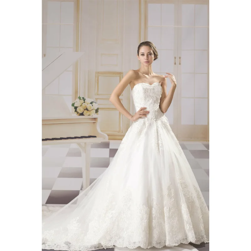 Sweetheart Crystal Beaded Wedding Ball Gown Dress