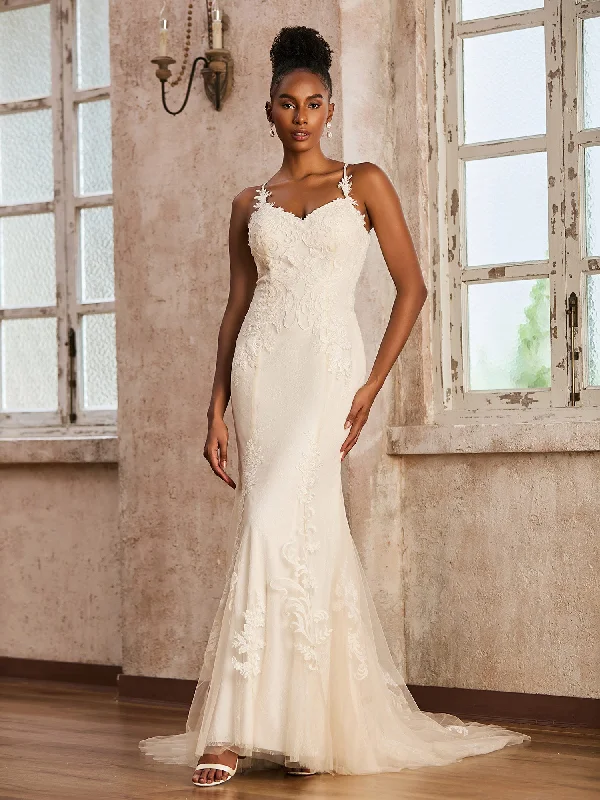 Sweetheart Lace Appliqued Sweep Train Wedding Dress